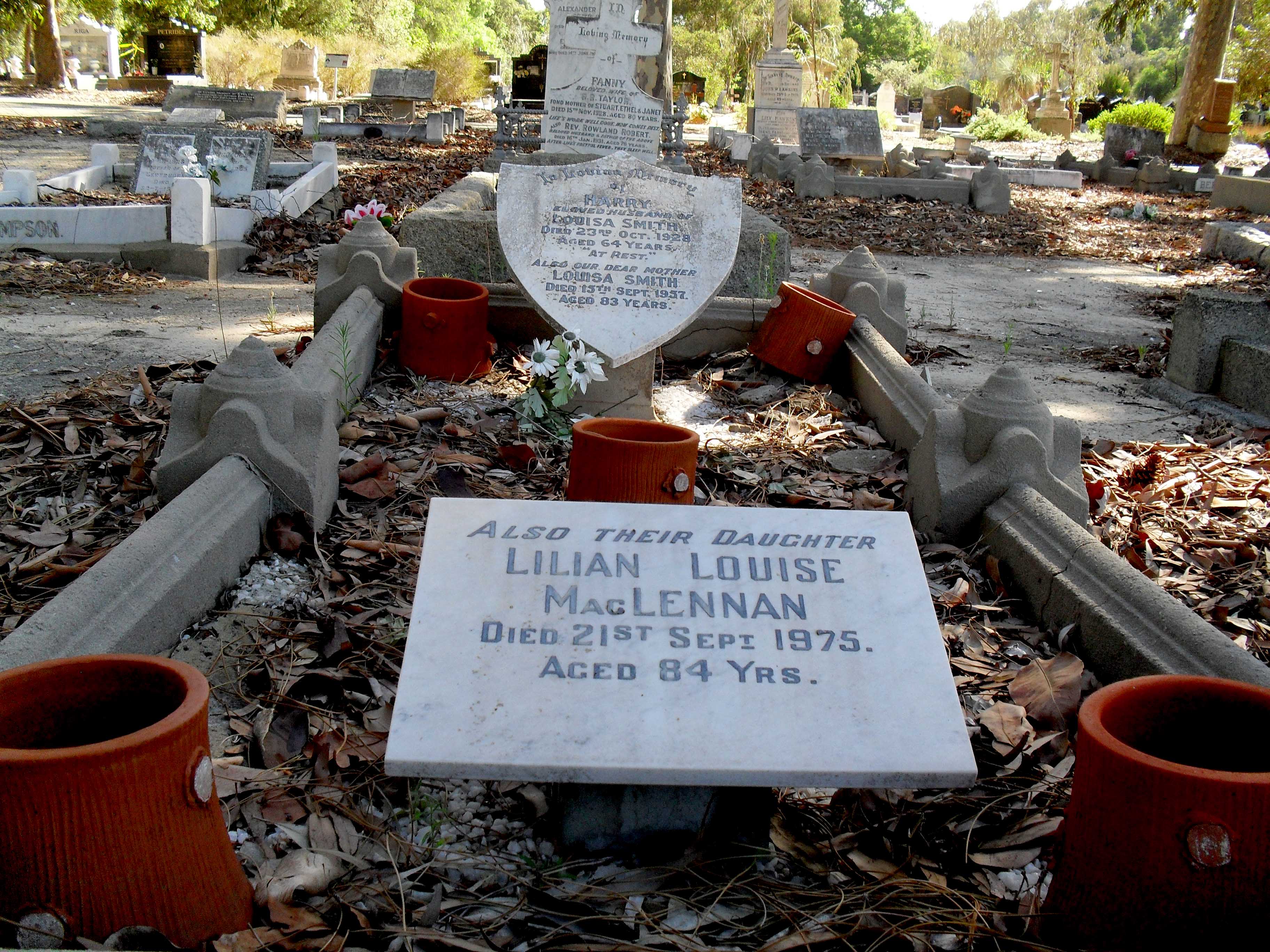 Photo of headstones/Lillian Louise MacLennan d1974 grave w pts Karrakatta